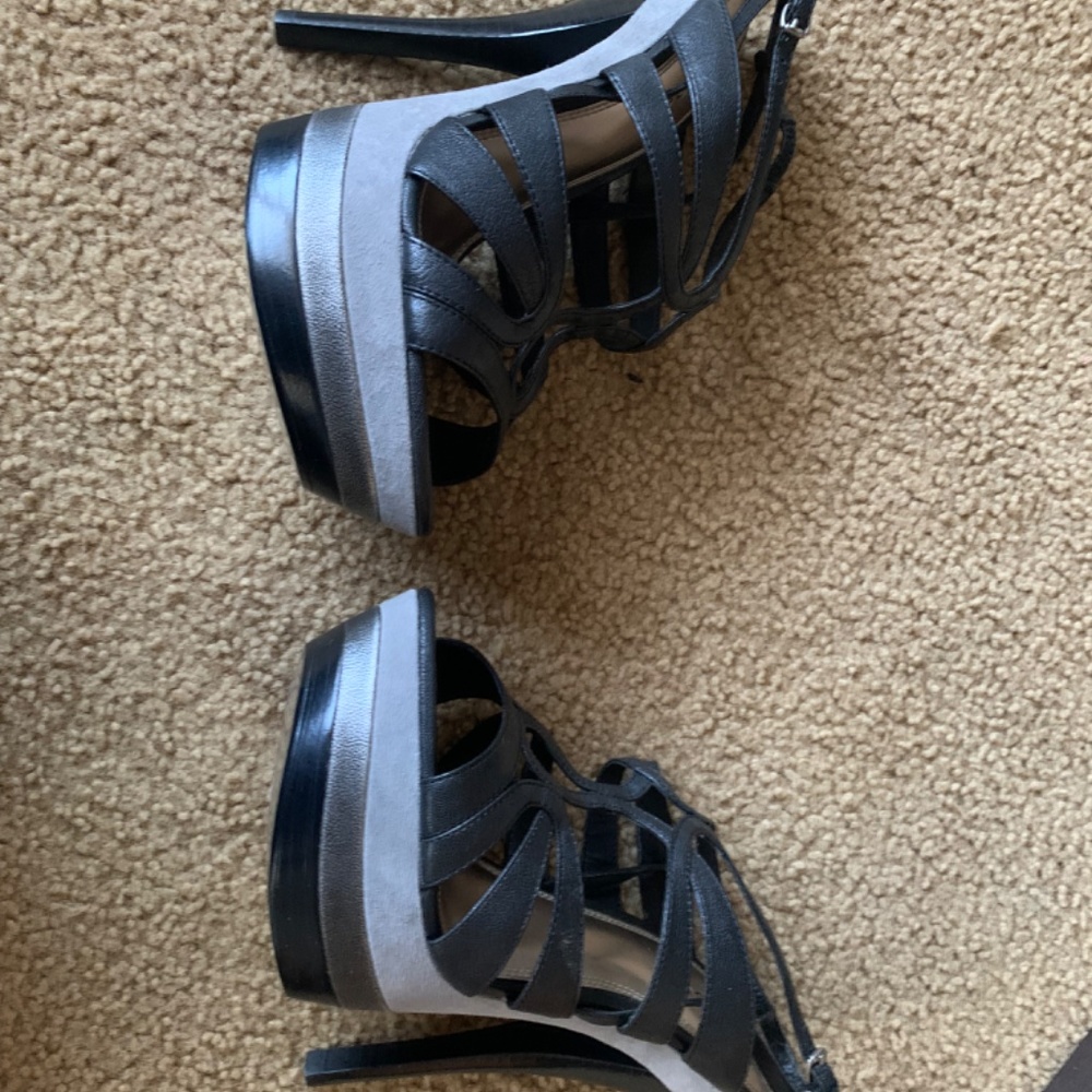 Bebe heels - Picture 3 of 8